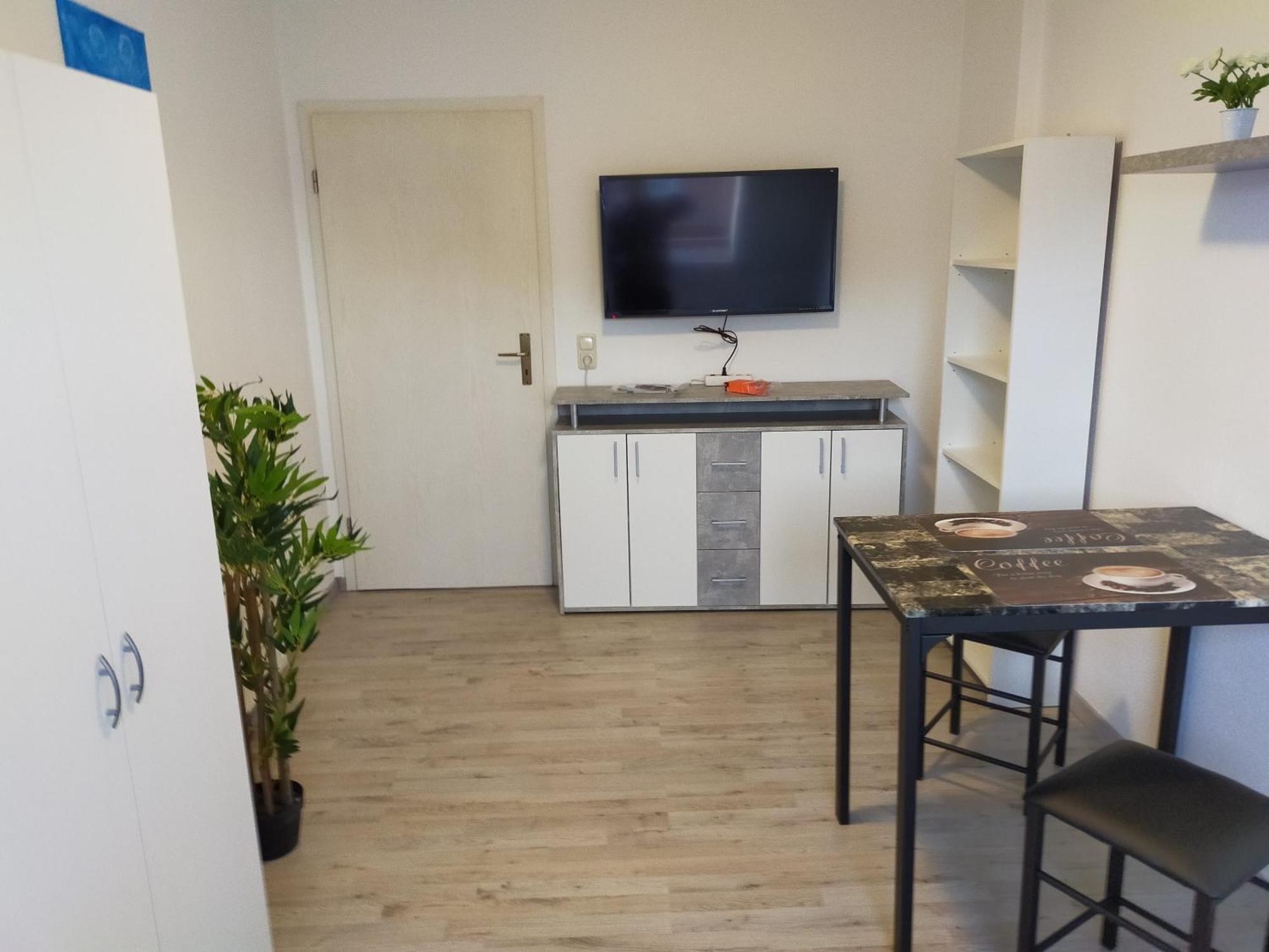 Flex Aparts - Grosse, Moeblierte Wohnung In Zwickau Mit 2 Zimmern Экстерьер фото